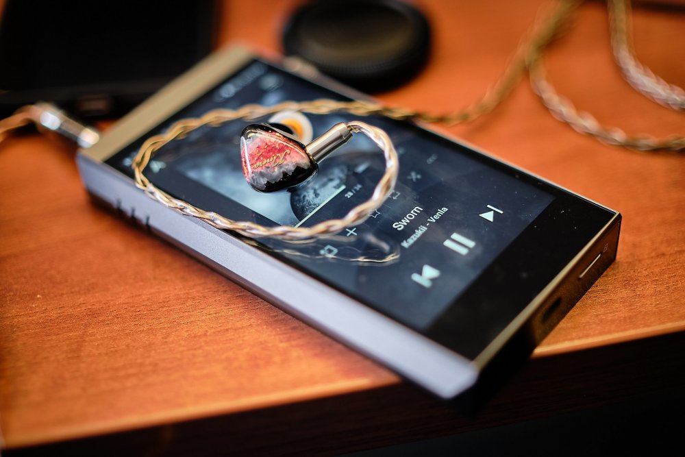 Mita z MP3store100.jpg
