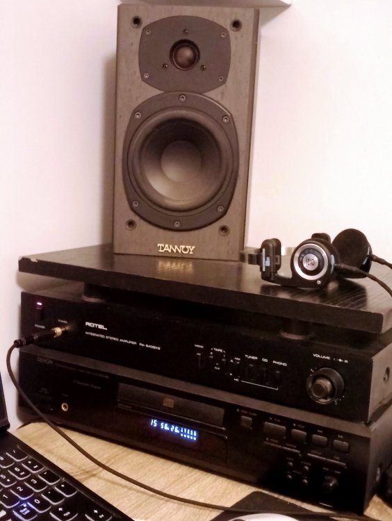hifi-gabinet2.jpg