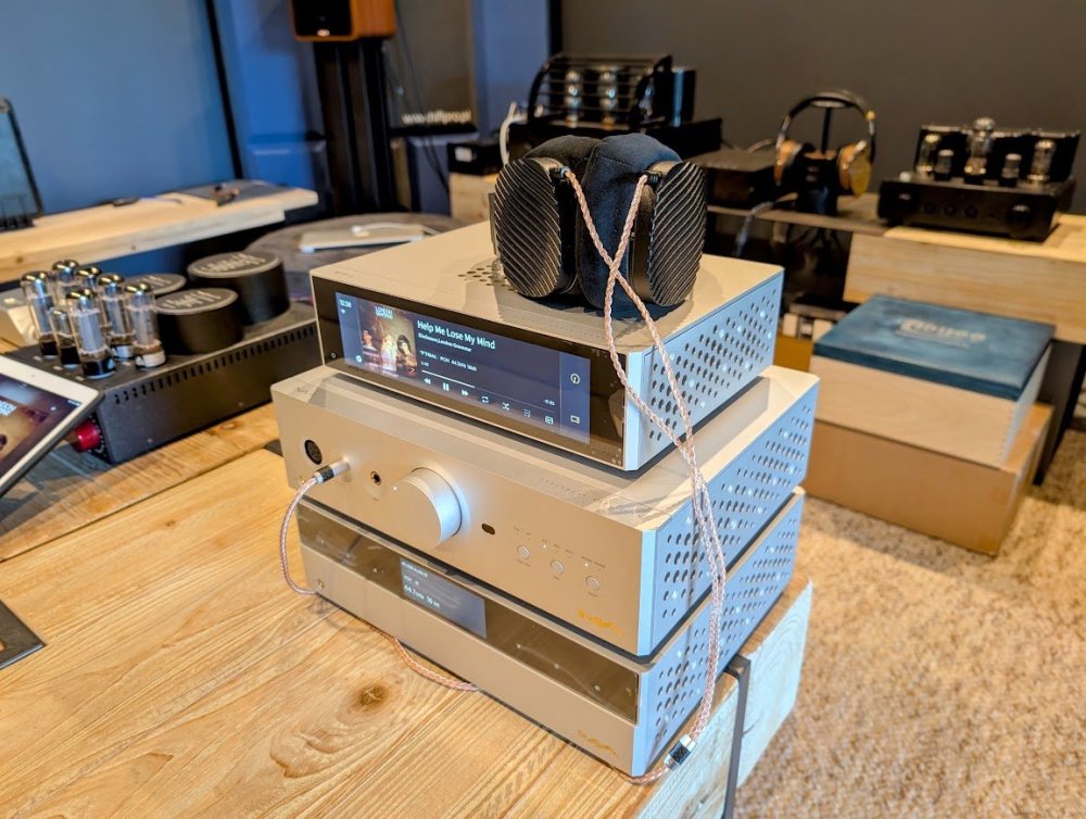 Matrix ND-1 MP3Store Wrocław 2.jpg